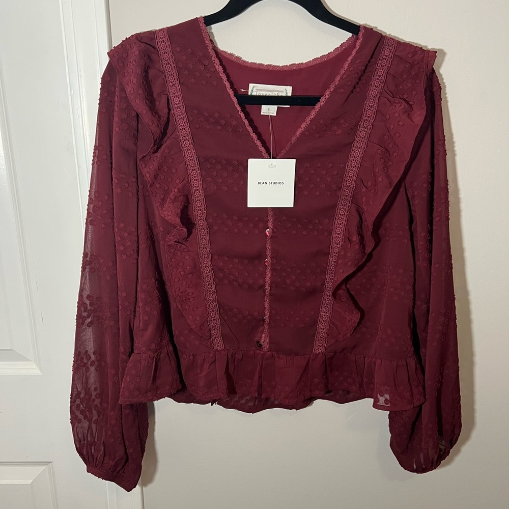 NWT Loveriche Ruffle Line Dot Blouse